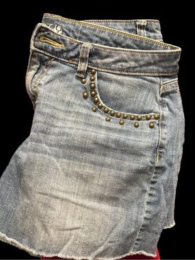 Apt. 9 Light Wash Denim Skirt with Stud Accents